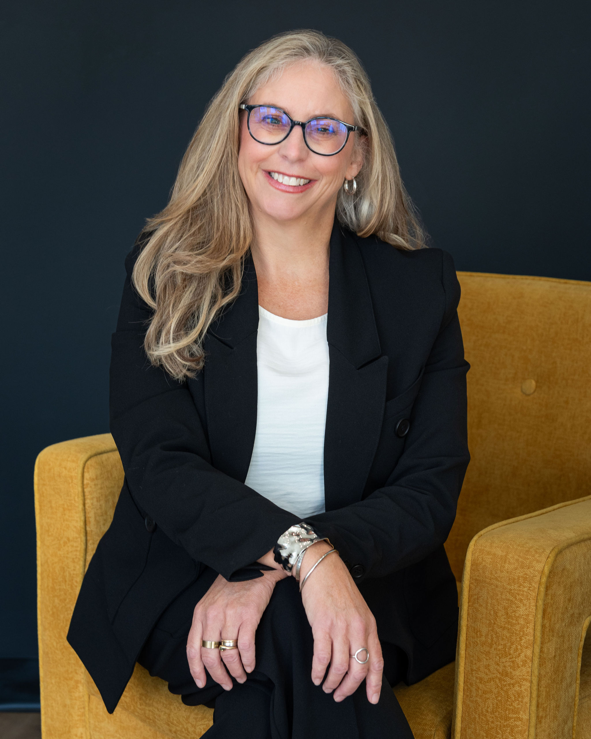 Nicole Cammaert Headshot